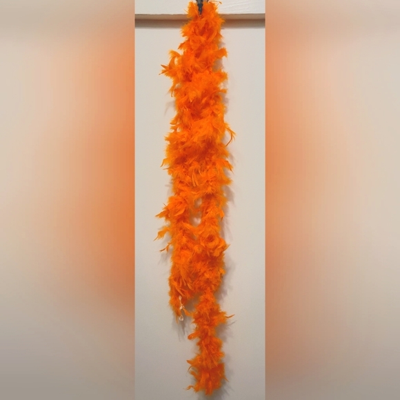 THARAHT Orange Chandelle Turkey Feather Boa 2 Yards 40g - Picture 5 of 5